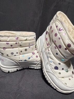 Girls White with Polka Dots Snow Boots Size 10 Faux Fur Lined Winter Boots